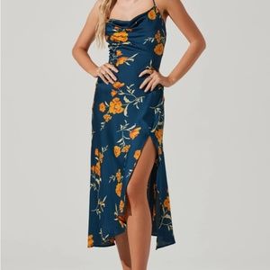 ASTR THE LABEL GAIA FLORAL MIDI DRESS